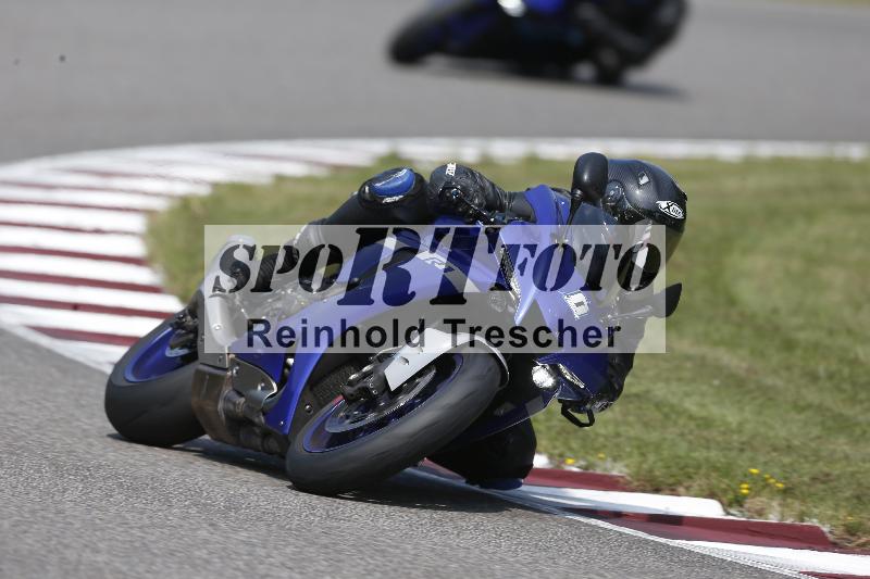 Archiv-2025/49 26.08.2025 Cornu Master School ADR/blau-bleu/0-5